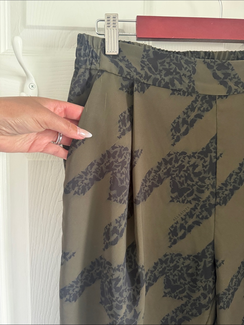 AllSaints Women’s Olive Green Black Print Tapered Pants Size 6 NWT - Picture 3 of 11